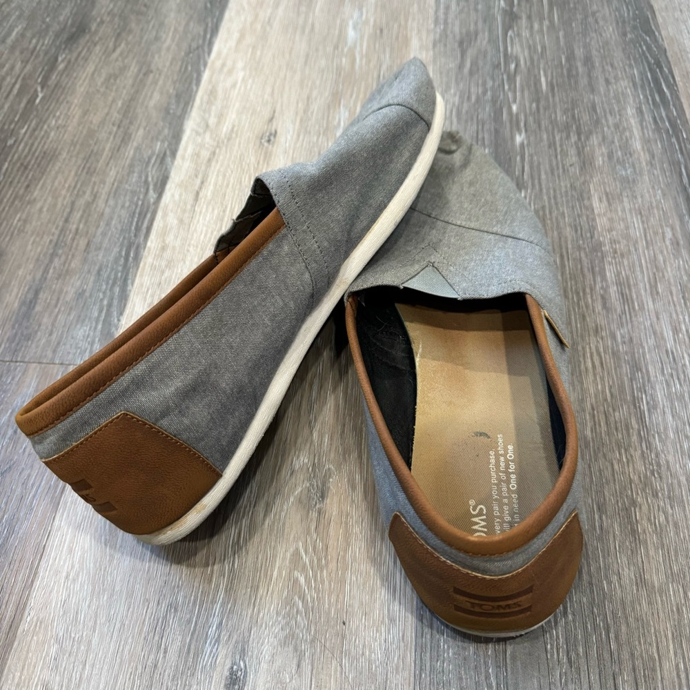 TOMS Men’s Soft Silver Fabric Shoes - Size 12 - Casual & Stylish!